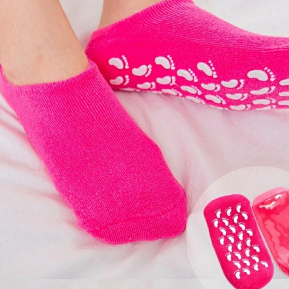 Gel spa moisturizer socks and gloves set